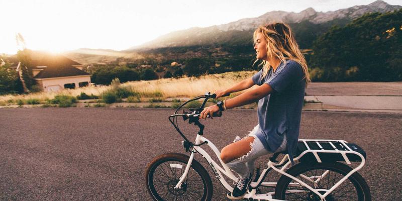 杭州中力叉车定制化解决方案：如何为特殊行业与非标搬运需求提供高效仓储搬运